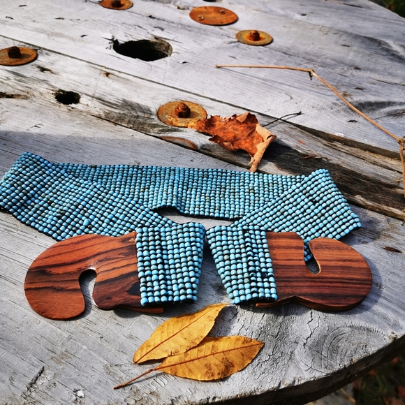 Beaded Turquoise Stretchy Belt with Wooden Hook Clasp Buckle - Picture 7 of 14